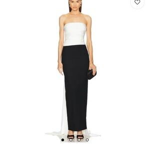 x REVOLVE Sabine Gown in Black & Ivory
Black and White Maxi dress Size Small